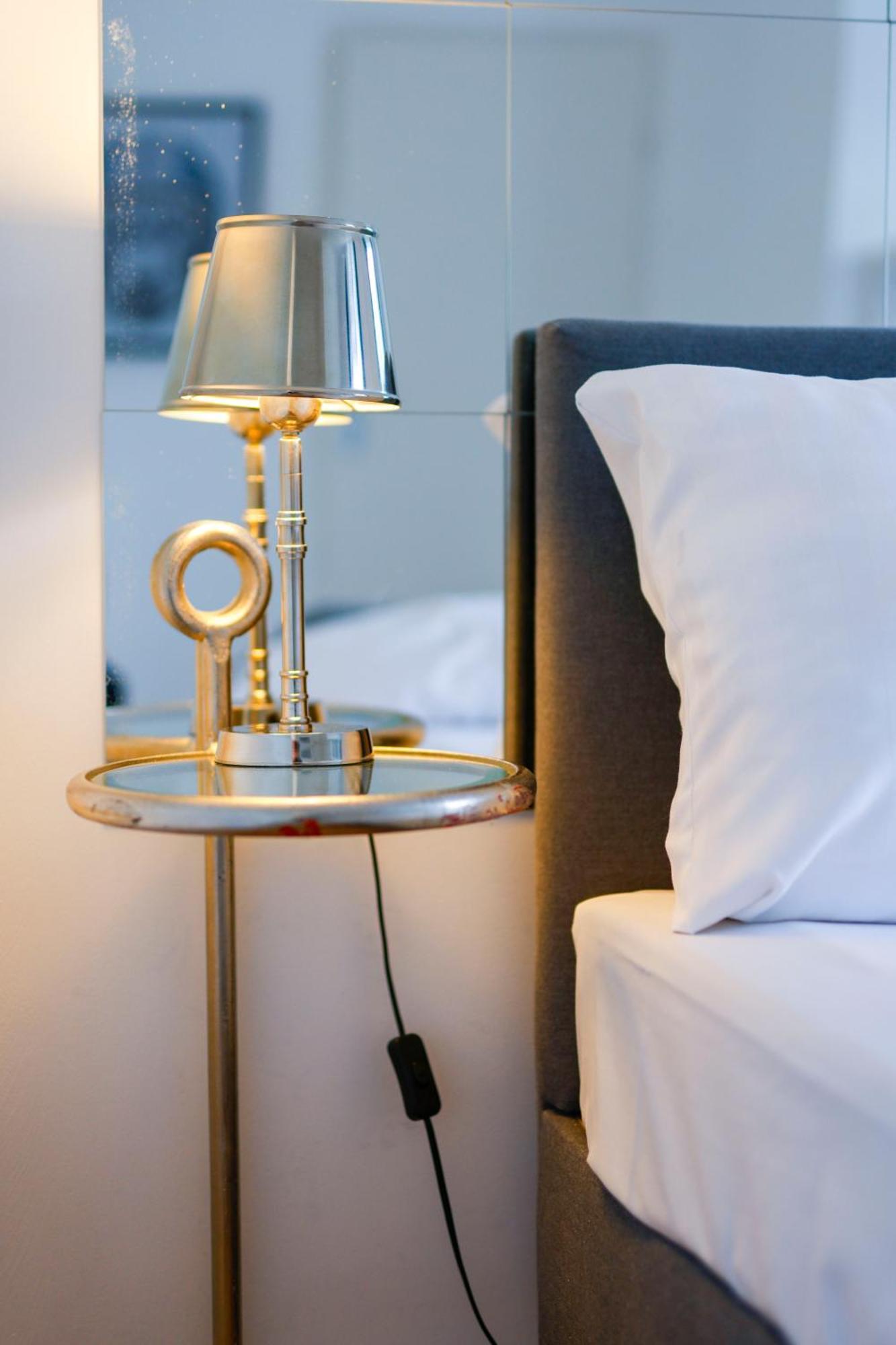 Sleephotels Alsterroom Hamburgo Exterior foto